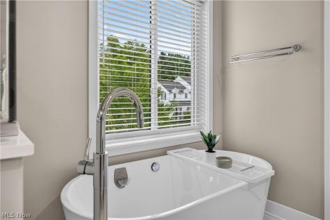 7598 Woodland Avenue Hudson OH 44236