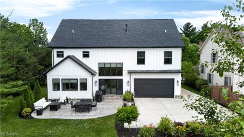 7598 Woodland Avenue Hudson OH 44236