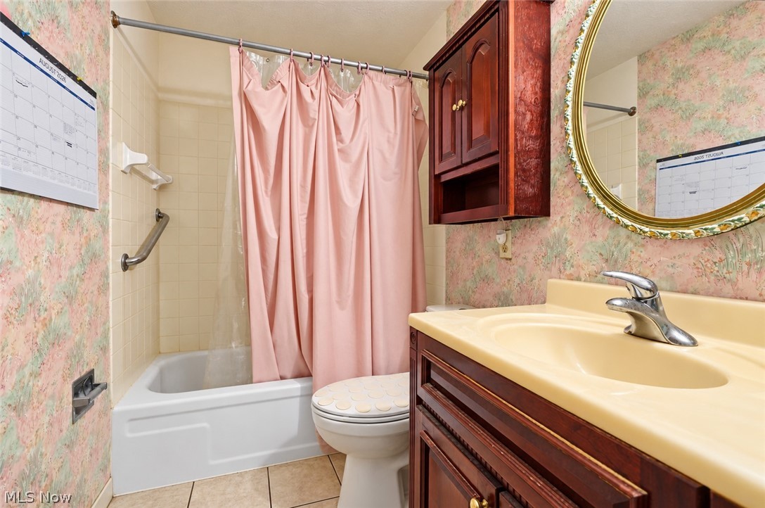102 Blossom Lane Niles OH 44446