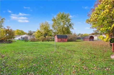 102 Blossom Lane Niles OH 44446