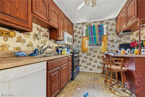 102 Blossom Lane Niles OH 44446