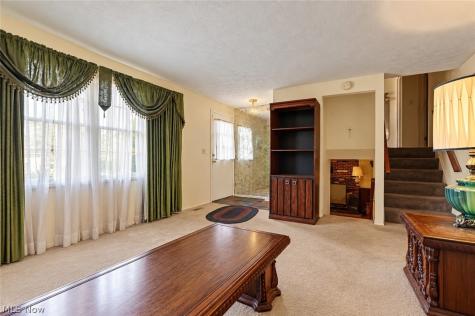 102 Blossom Lane Niles OH 44446