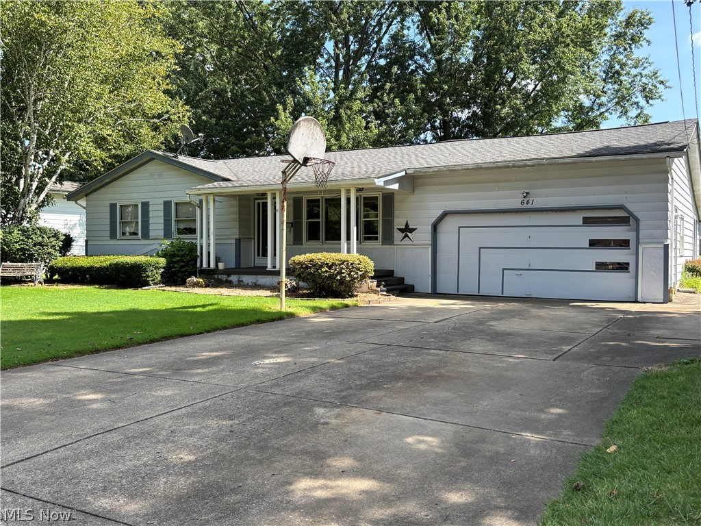 641 Matawan Drive Campbell OH 44405