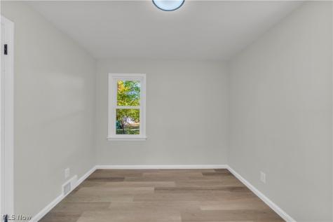 275 E 286th Street Willowick OH 44095