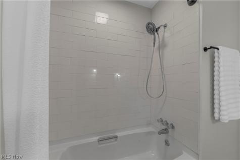 275 E 286th Street Willowick OH 44095