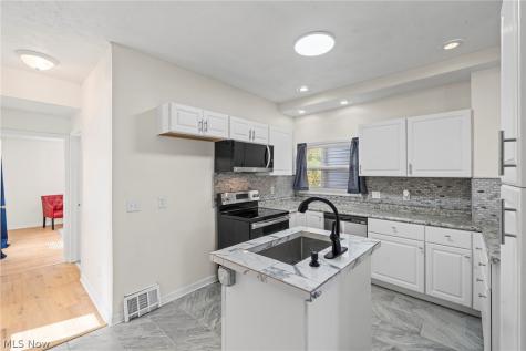 366 Oberlin Avenue Lorain OH 44052