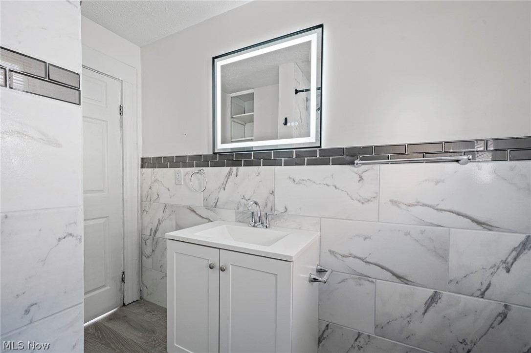 366 Oberlin Avenue Lorain OH 44052