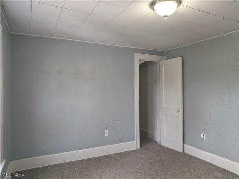 864 10th Street NE Massillon OH 44646