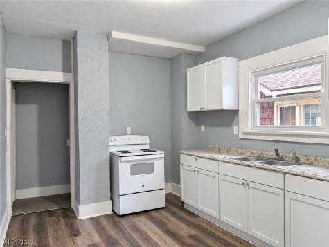 864 10th Street NE Massillon OH 44646