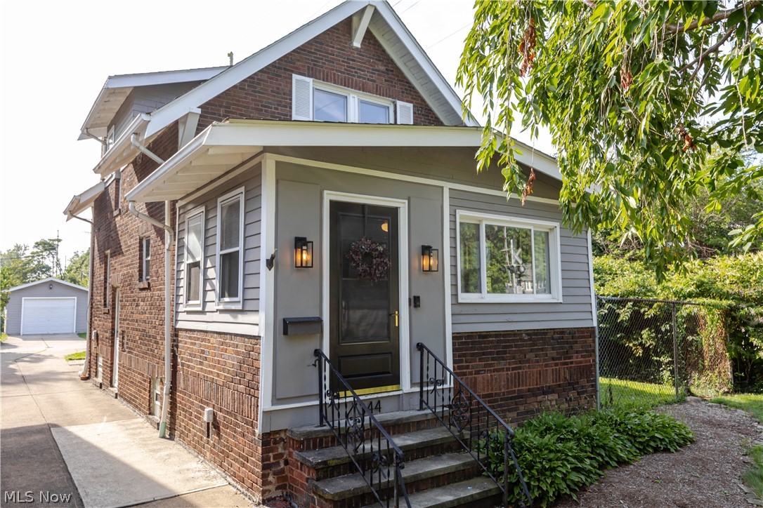 1344 Manor Park Avenue Lakewood OH 44107