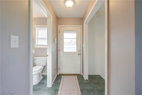 1344 Manor Park Avenue Lakewood OH 44107