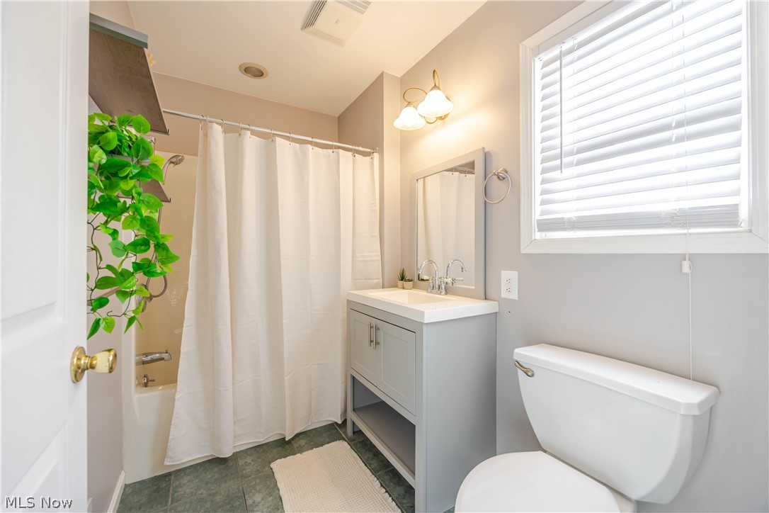 1344 Manor Park Avenue Lakewood OH 44107