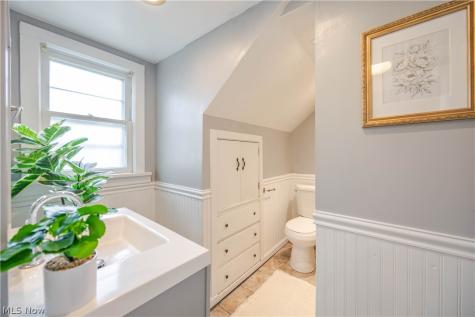 1344 Manor Park Avenue Lakewood OH 44107