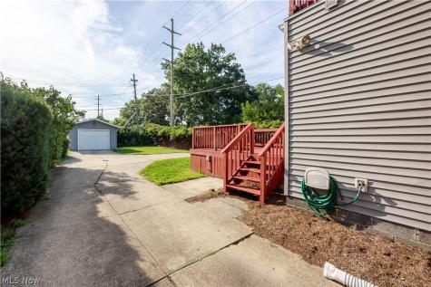 1344 Manor Park Avenue Lakewood OH 44107