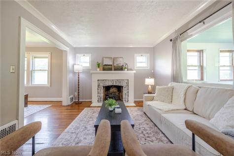1344 Manor Park Avenue Lakewood OH 44107