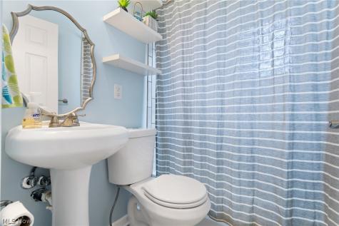 1556 Campbell Street Cuyahoga Falls OH 44223