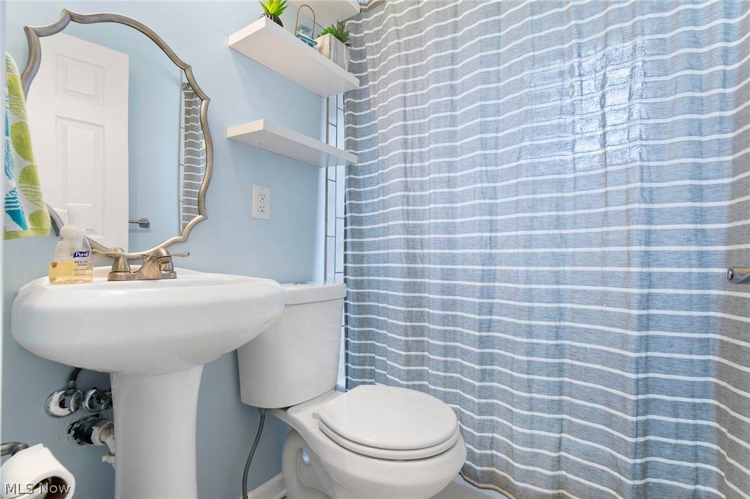 1556 Campbell Street Cuyahoga Falls OH 44223