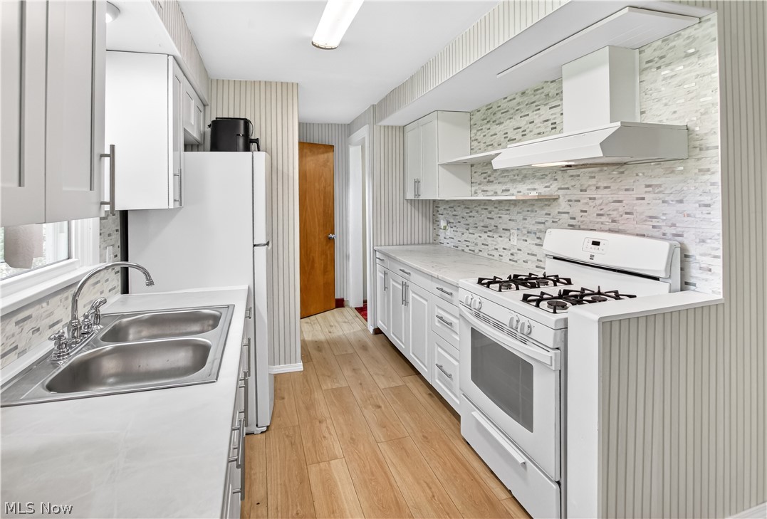 39568 Carol Lane Elyria OH 44035