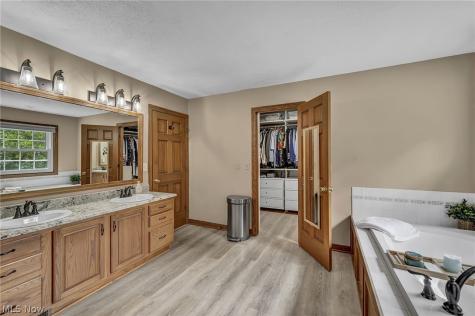 1238 Ty Drive Medina OH 44256