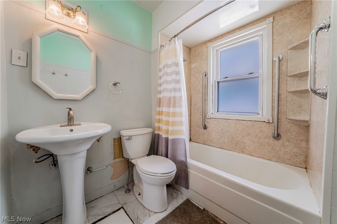 3034 W 112th Street Cleveland OH 44111