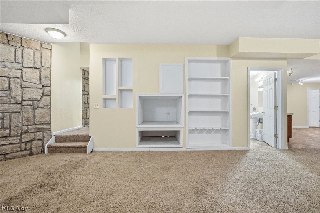 33984 Crown Colony Drive Avon OH 44011