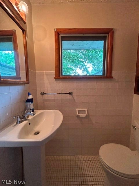 708 Fairwood Road New Franklin OH 44319