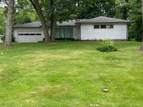708 Fairwood Road New Franklin OH 44319