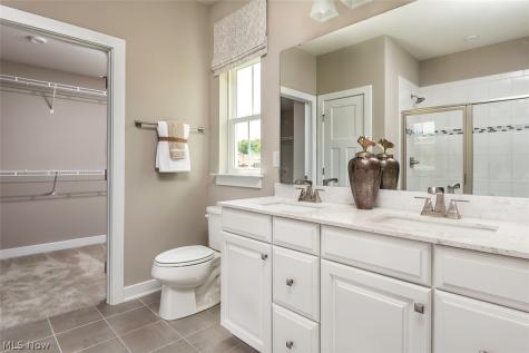 1161 Hunting Hollow Grafton OH 44044