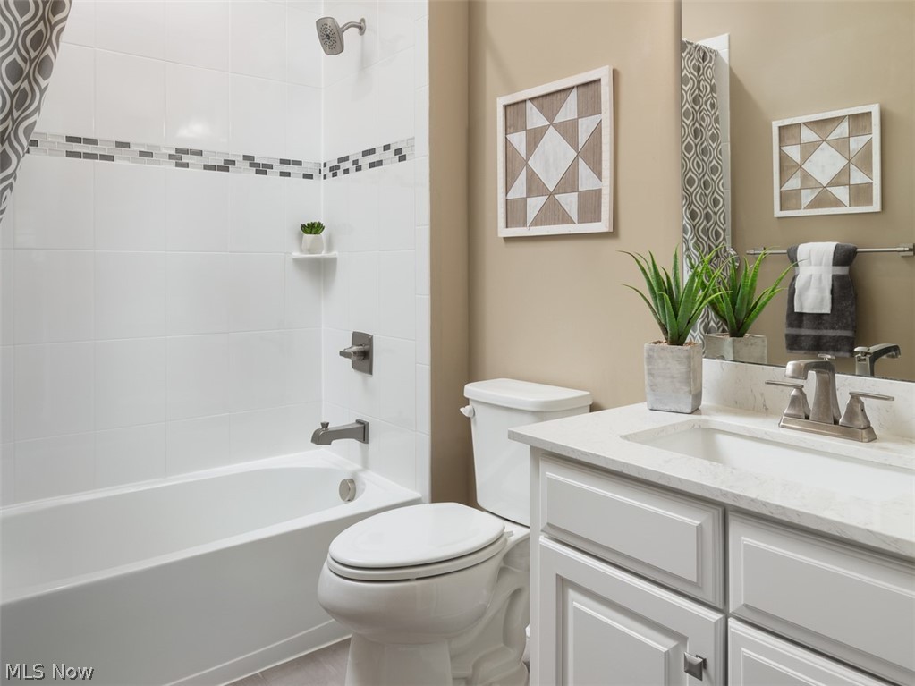 1161 Hunting Hollow Grafton OH 44044