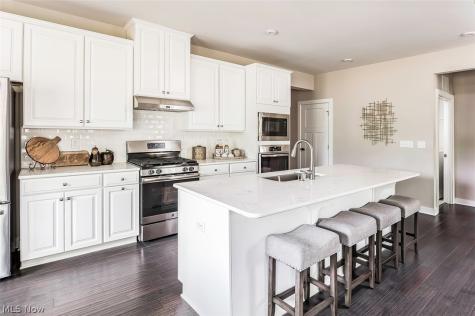 1161 Hunting Hollow Grafton OH 44044