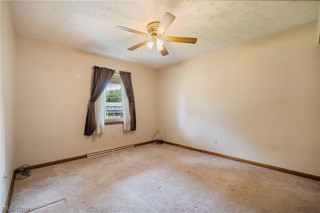 2319 Merle Road Salem OH 44460