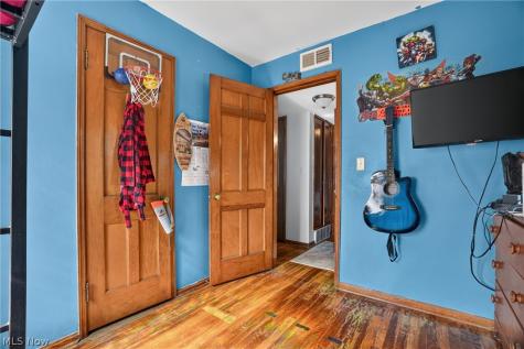 2701 Tuxedo Avenue Parma OH 44134