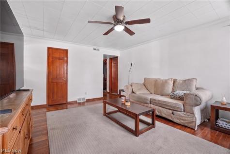 2701 Tuxedo Avenue Parma OH 44134