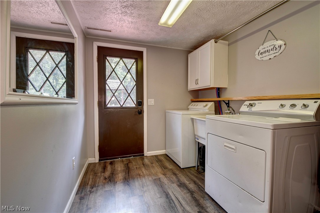 4974 South Street NE Somerdale OH 44678