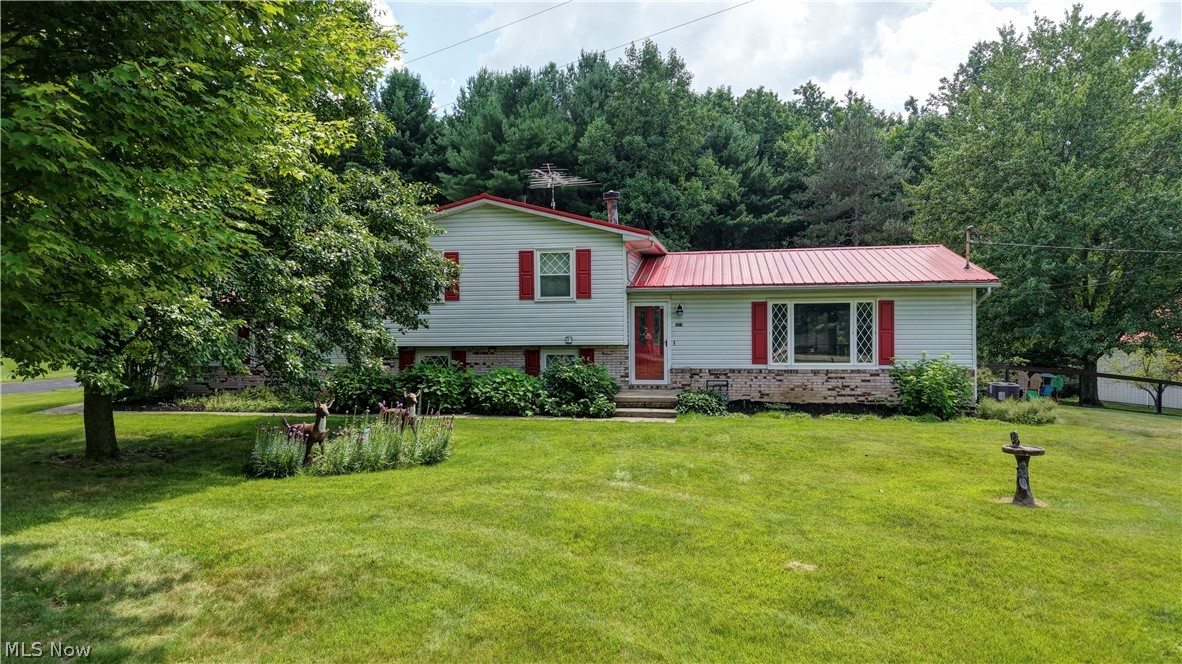 4974 South Street NE Somerdale OH 44678