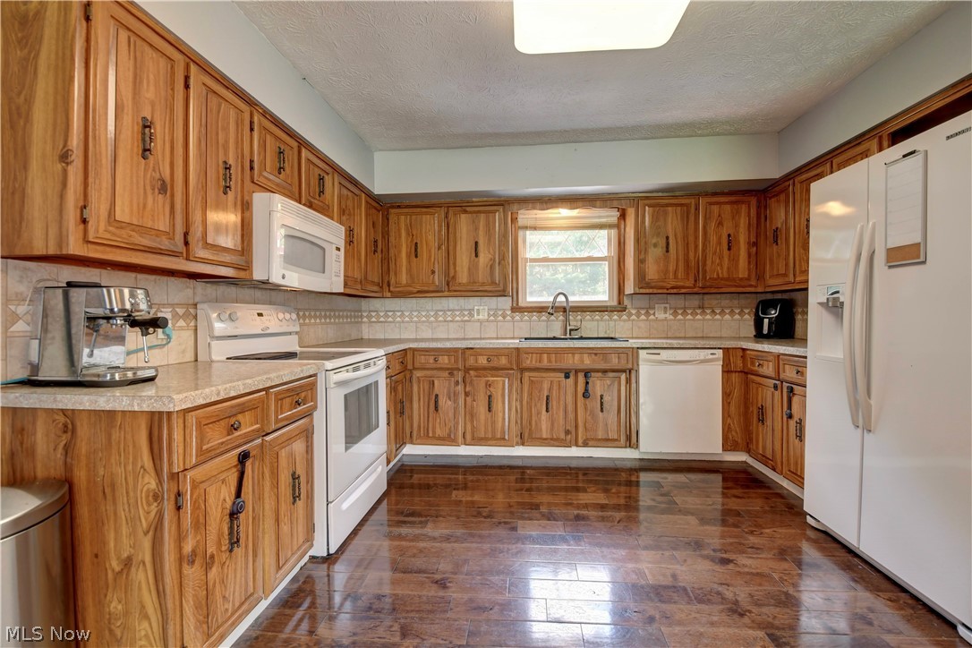 4974 South Street NE Somerdale OH 44678