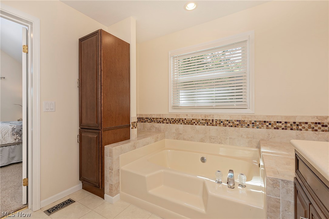 5766 Green Circle Willoughby OH 44094