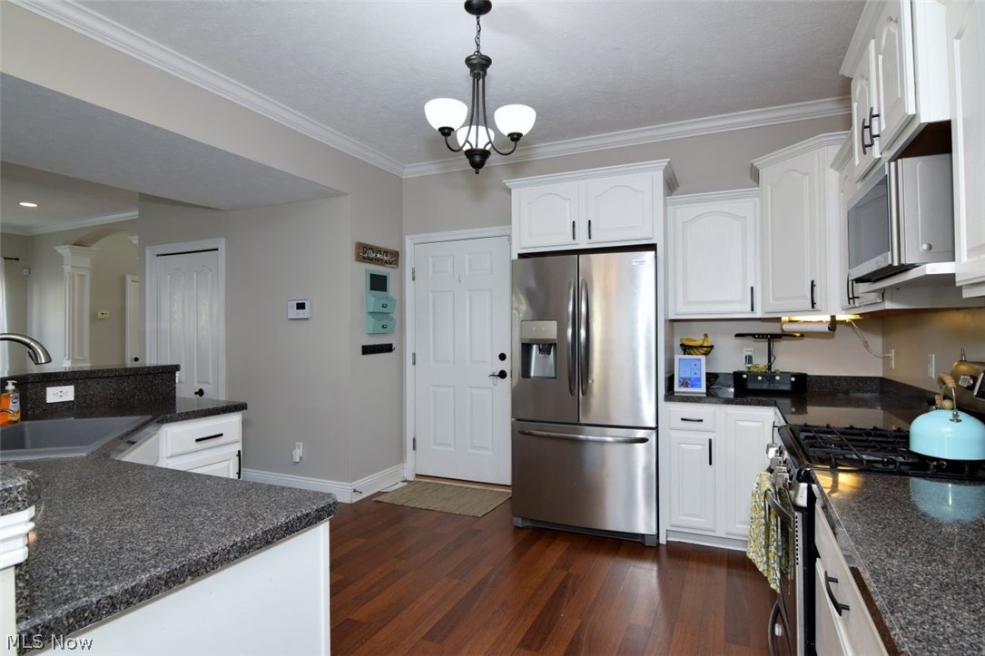 692 N Elmwood Avenue Wickliffe OH 44092