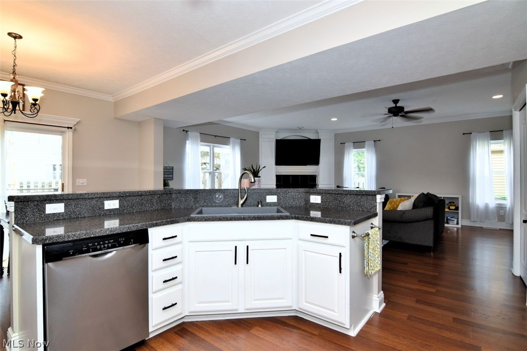692 N Elmwood Avenue Wickliffe OH 44092