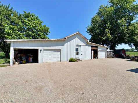 10677 Baumhart Road Amherst OH 44001