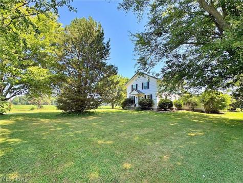 10677 Baumhart Road Amherst OH 44001