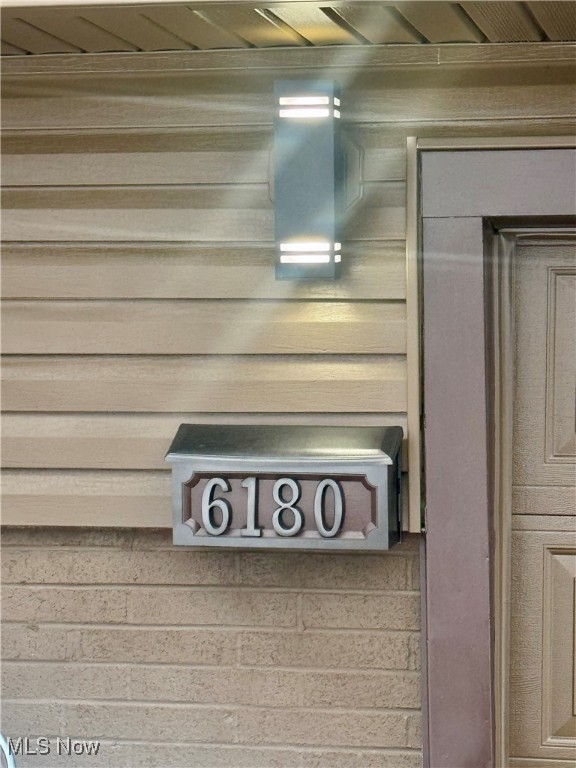 6180 Jamestown Drive Parma OH 44134