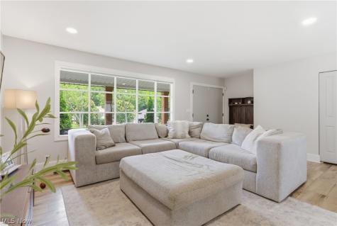 161 Devorah Drive Aurora OH 44202