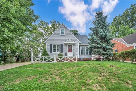 1369 Cranover Road Lyndhurst OH 44124