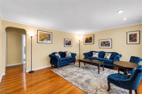 1369 Cranover Road Lyndhurst OH 44124