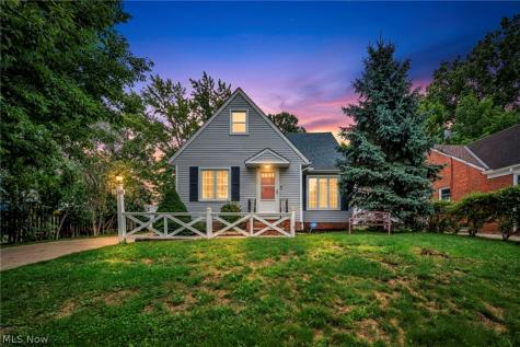 1369 Cranover Road Lyndhurst OH 44124