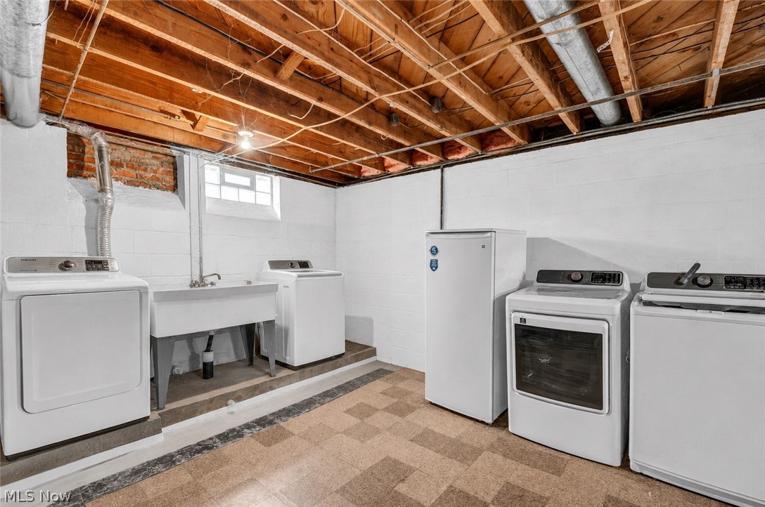 1369 Cranover Road Lyndhurst OH 44124