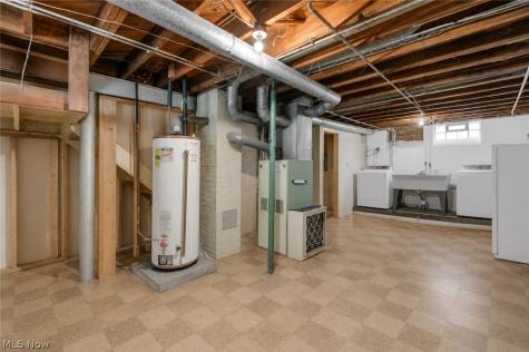 1369 Cranover Road Lyndhurst OH 44124