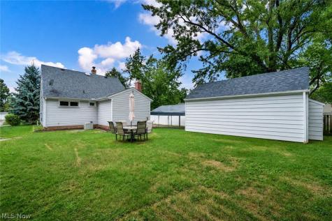 1369 Cranover Road Lyndhurst OH 44124