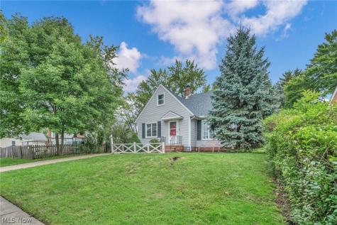 1369 Cranover Road Lyndhurst OH 44124